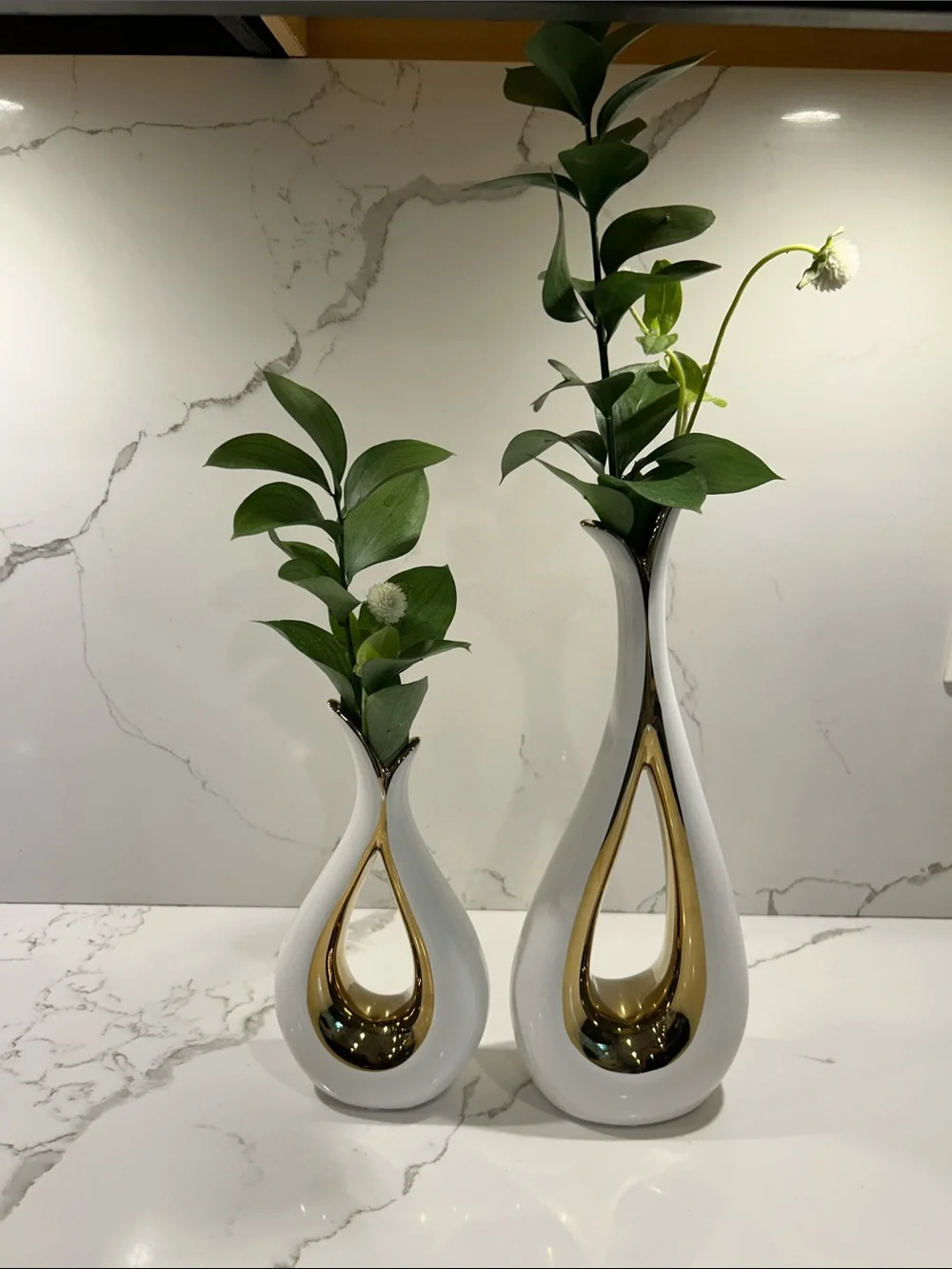 Elegant White and Gold Ceramic Teardrop Bud Vases - Home Accents